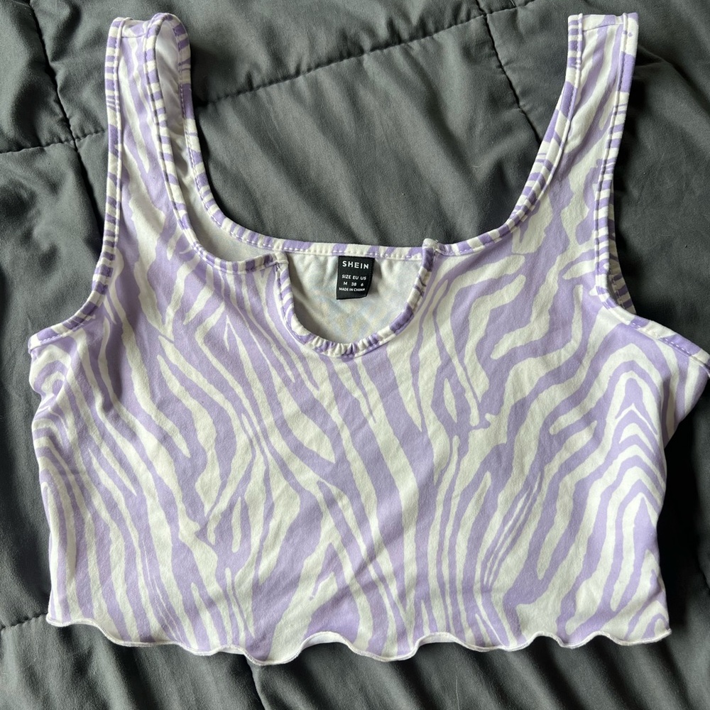 Medium SHEIN crop top in purple. Only worn a few times. Great condition.